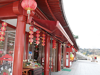 店舗にロールオーニングを施工