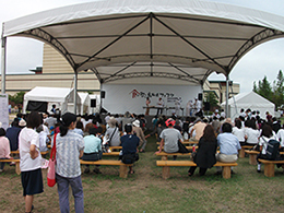 ライブステージ
